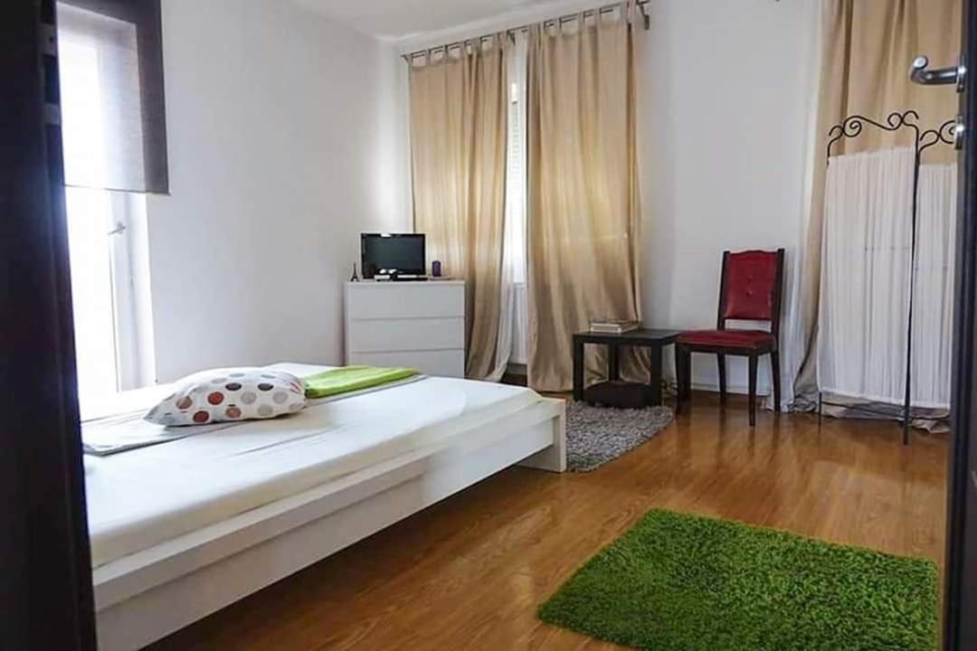 Casa File De Poveste Târgu Jiu Exteriér fotografie